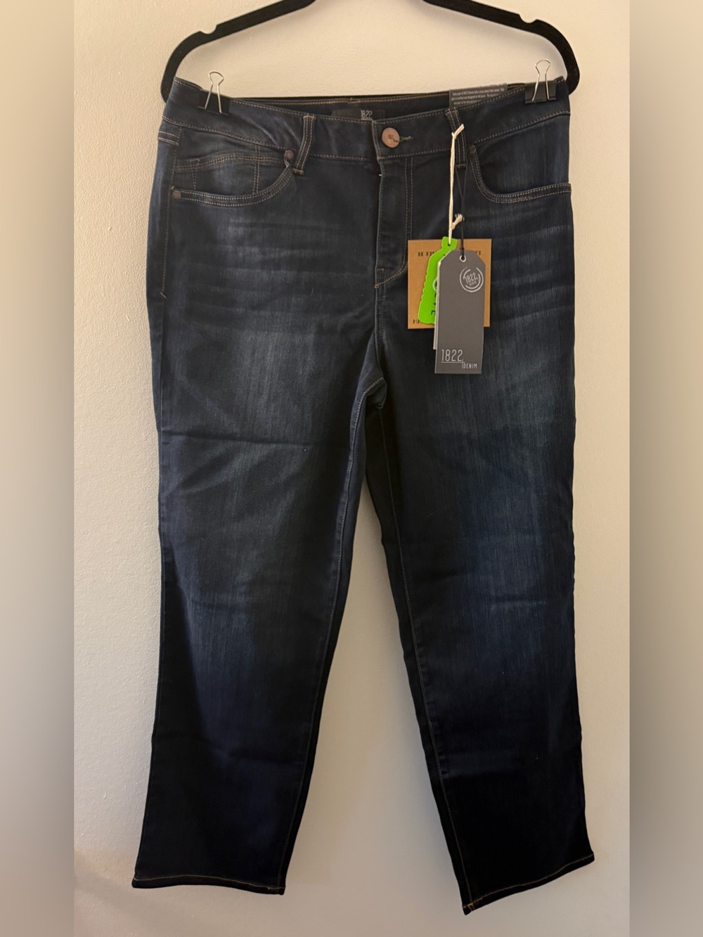Women’s NWT 1822 Denim Straight Leg Jeans Dark Wash Stretch Size 14